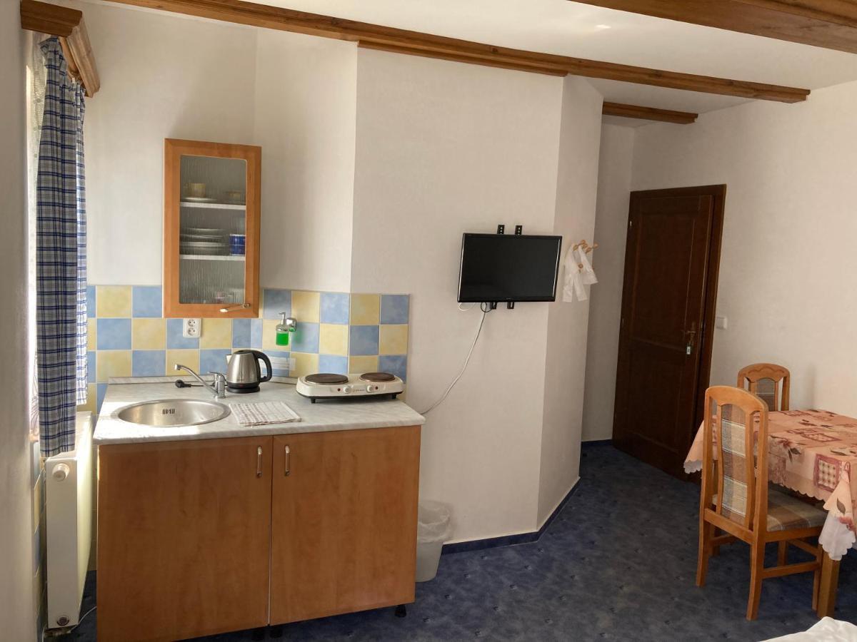 Chalupa A Apartmany Lojka Benecko Bagian luar foto